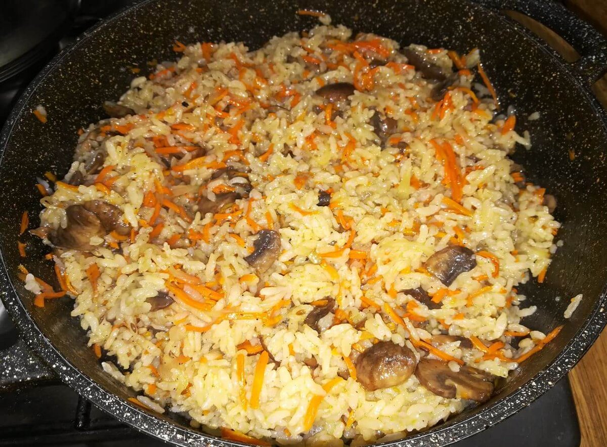 Плов с грибами и овощами