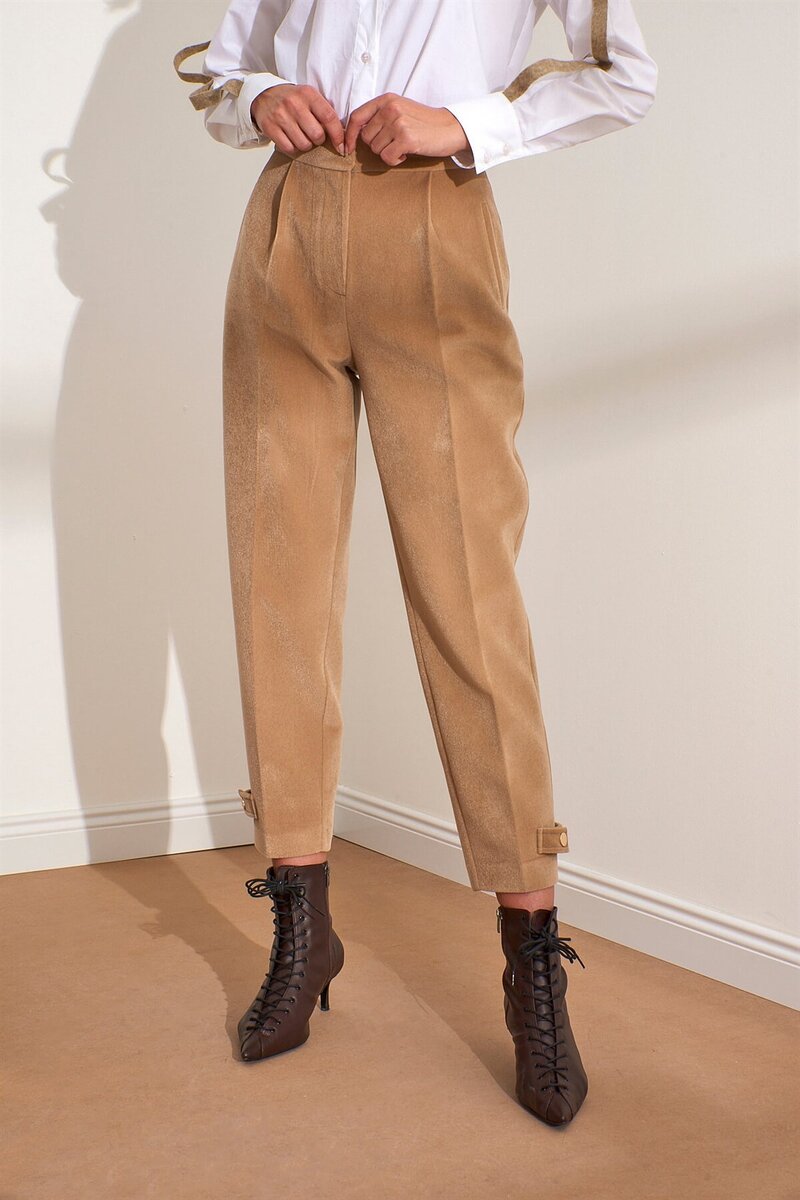 Бежевые бархатные брюки бананы от SETRE