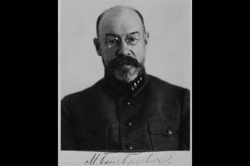 Фото из личного дела комдива Бонч-Бруевича. Источник: https://ucmopuockon.livejournal.com/13431024.html  