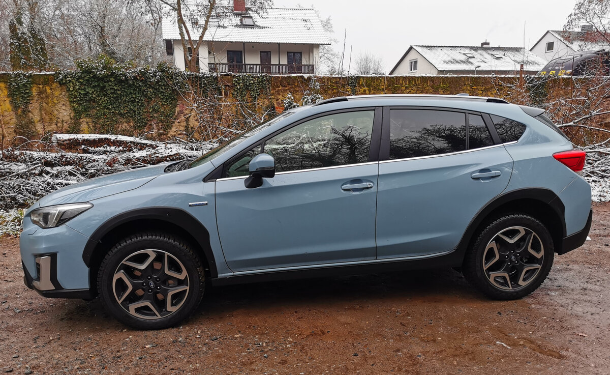 Subaru XV e-Boxer сочетает в себе элементы спортивности, элегантности и прочности.