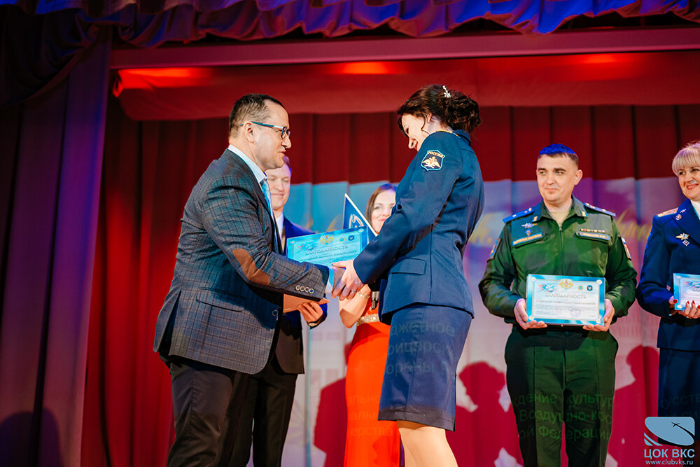 Артисты творческой группы ЦОК ВКС поздравили военнослужащих ПВО с Днем защитника Отечества