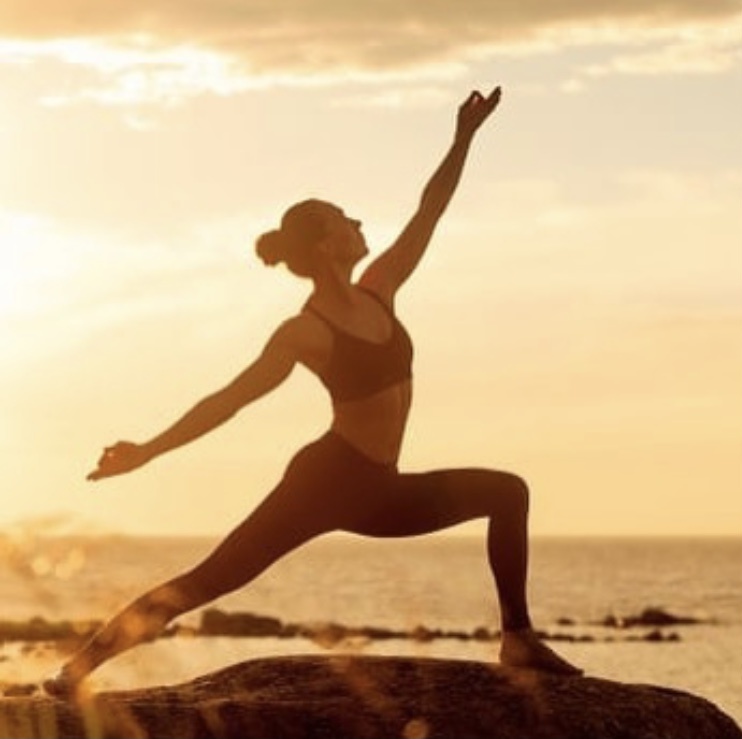 1) Я выгляжу так, как ты думаешь обо мне. Пожалуйста, думай, что я красивое, и буду таковым.   
2) Когда ты думаешь о болезнях, выискиваешь их во мне, мне приходится подстраиваться под твои мысли, и я начинаю болеть. 
 
3) Когда ты много времени уделяешь мыслям, которые вызывают у тебя негативные эмоции, я тоже начинаю болеть. Потому что драгоценная жизненная сила уходит на эти мысли. 
 
4) Когда ты увлечён мыслями, вызывающими радость, я буквально расцветаю и молодею на глазах. 
 
5) Мои резервы и возможности очень высоки. Просто верь в меня — я способно к регенерации, я способно восстанавливать утраченные органы, я могу выздороветь, даже когда ваши врачи поставят мне неизлечимый диагноз. Просто помоги мне своим желанием и верой в мои возможности. 
 
6) Я так устроено, что могу функционировать сотни или тысячи лет. Зачем ты уже в 35–40 лет, а то и раньше, начинаешь думать о старении? Ты старишь меня своими мыслями. Ибо в вашем обществе витает заразная программа, что 100 лет — это почти предел. 
 
7) Когда ты собираешься что-либо съесть, хотя бы иногда спроси меня, а что нужно мне? Если ты научишься слышать меня, я всегда отвечу тебе. И это будет нам с тобой только на пользу. Ты же употребляешь пищу на автопилоте или начитавшись очередных умных книг. 
 
8) Ещё раз хочу коснуться Красоты. Не пичкай меня пожалуйста всевозможными таблетками, силиконами, ботоксами, акрилами, гелями и. т.д. Я могу быть красивым и без всего этого. Просто помоги мне. И я с радостью приму нужные формы для тебя. 
 
9) Я очень люблю гулять на свежем воздухе. Плавать. Побегать люблю. Танцевать. Нравится массаж. Секс. Занятия, которые приносят тебе радость. 
 
У компьютера и телевизора сидеть целыми днями — не очень. 
 
10) Я очень верю тебе... И если съев кусок торта, ты думаешь что потолстеешь, я реализую твою мысль и толстею. 
 
11) Я тебя очень люблю. И мне очень хочется услышать слова благодарности и слова любви от тебя. Хотя бы иногда... 
 
Но если ты не сделаешь этого... я все равно безусловно люблю тебя. 
 
Я — твое Тело.... твоя Вселенная. И ты тоже часть Огромной Вселенной. 
 
Благодарю, что все именно так. 
 
Благодарю, что выслушал меня. 
 
Благодарю тебя... я существую, потому что ты этого пожелал. И я такое, каким ты желаешь видеть меня. Давай помогать друг другу. 
 
Твоё тело
