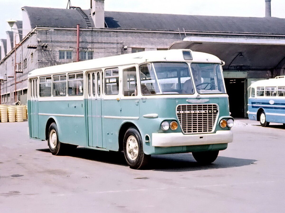 Иномарка в СССР - Ikarus 620 (фото: drive2.ru)
