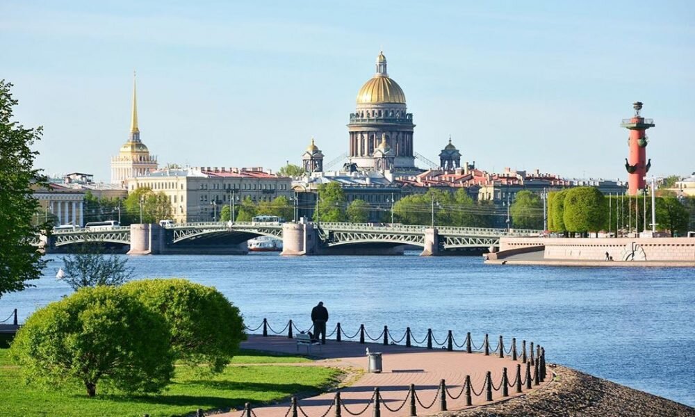 Питер летом ( яндекс-картинки)