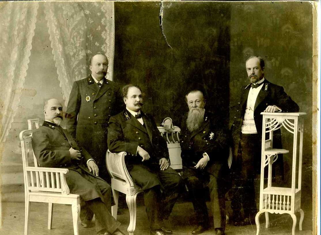 купец 20 века. уездный начальник игнатьев. уездный начальник василий николаевич зайцев 1851. городец кооперативный съезд 19. земский начальник земский исправник.