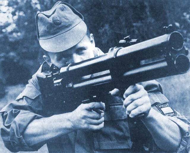 Боец с ДП-64 "Непрядва"