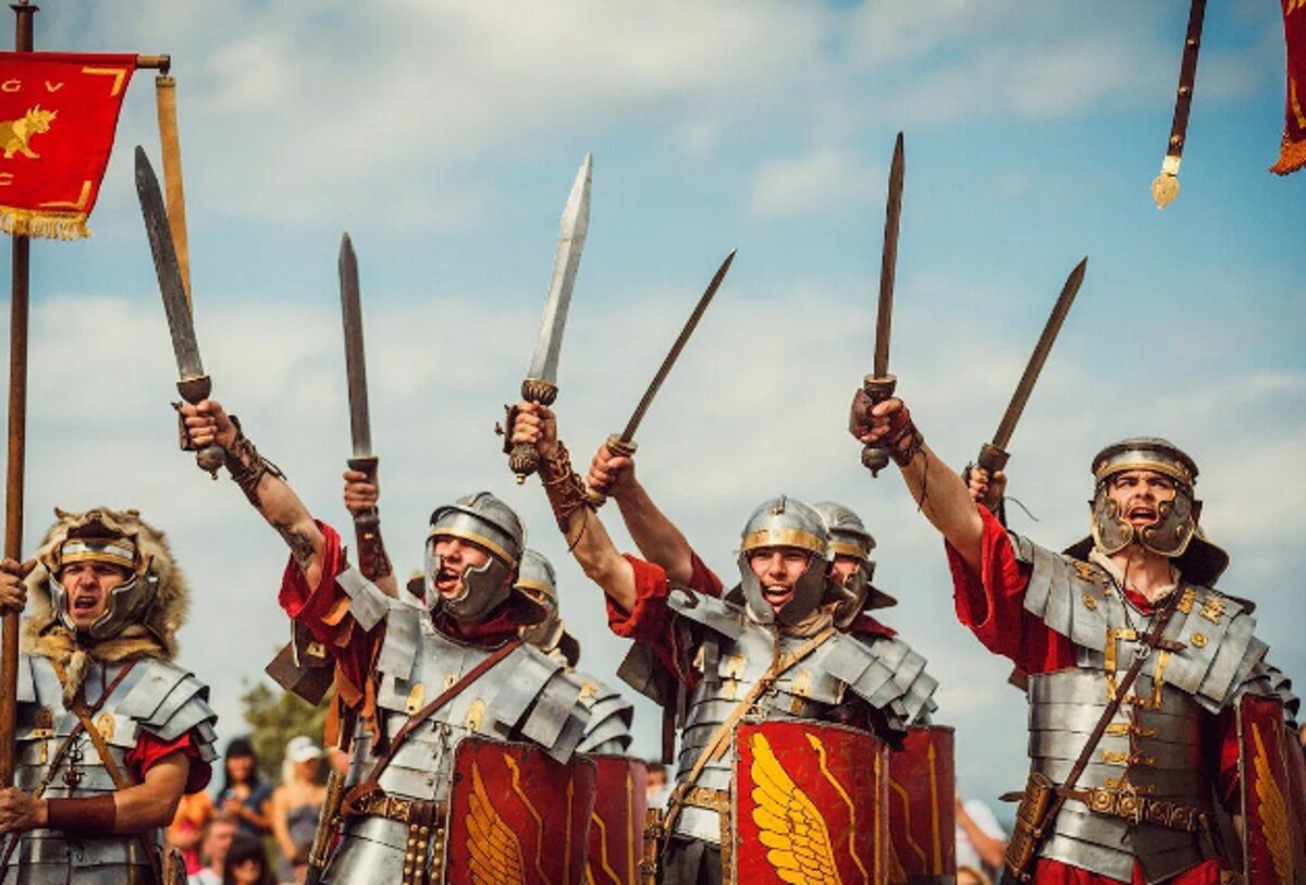 Roman's. Македонский Легион. Древний Рим римские Легионы. Армия римской империи Легион. Легион это в древнем Риме.