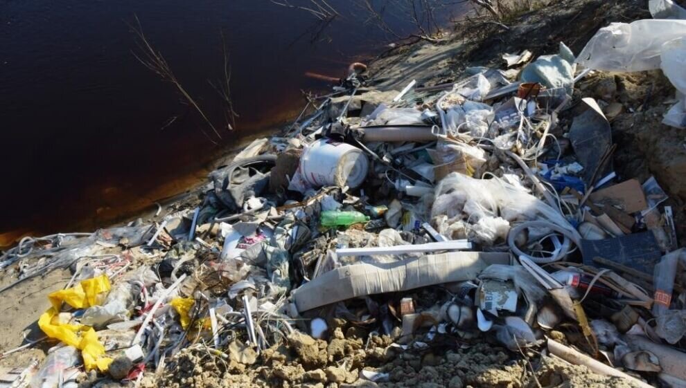    В Ноябрьске и Надыме изолируют старые городские свалки