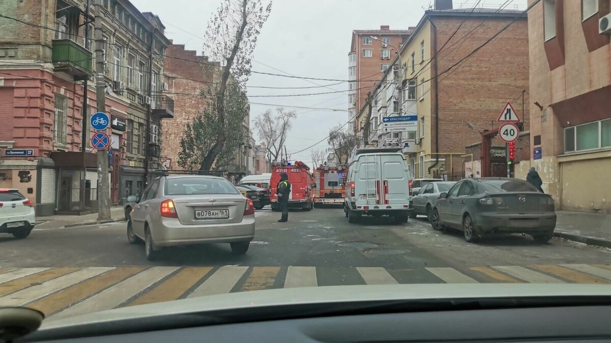     Пожар произошел в Ростове на Социалистической улице, рассказали в МЧС России по региону.