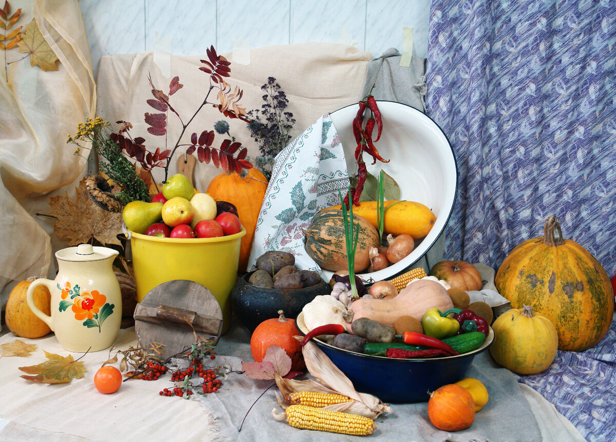 Натюрморт "Плодородие", поставленный в мастерской. Рисунок №1.