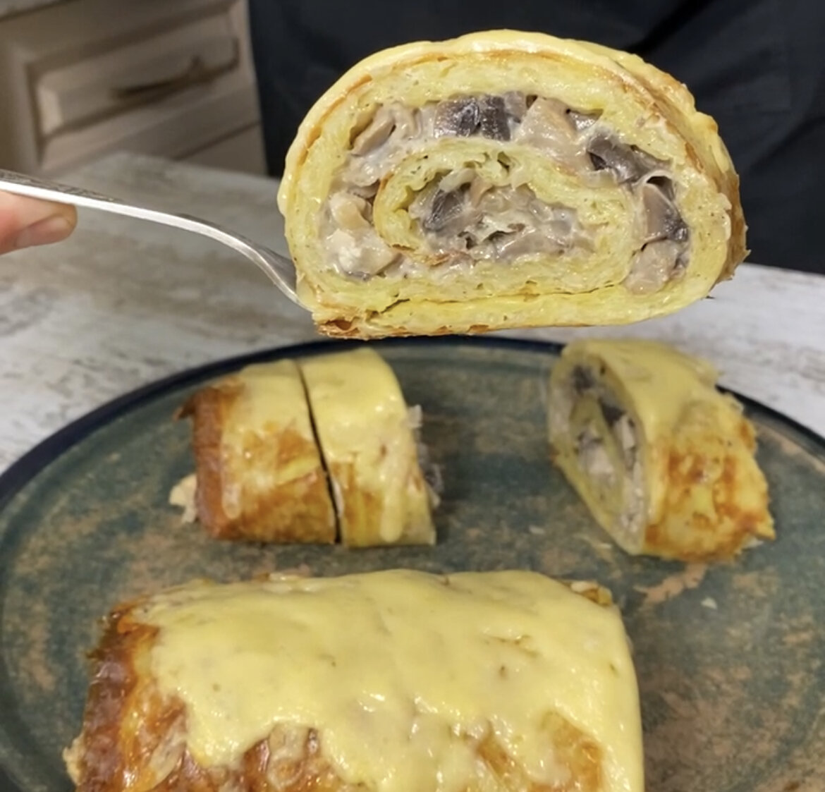 Картофельный рулет с начинкой