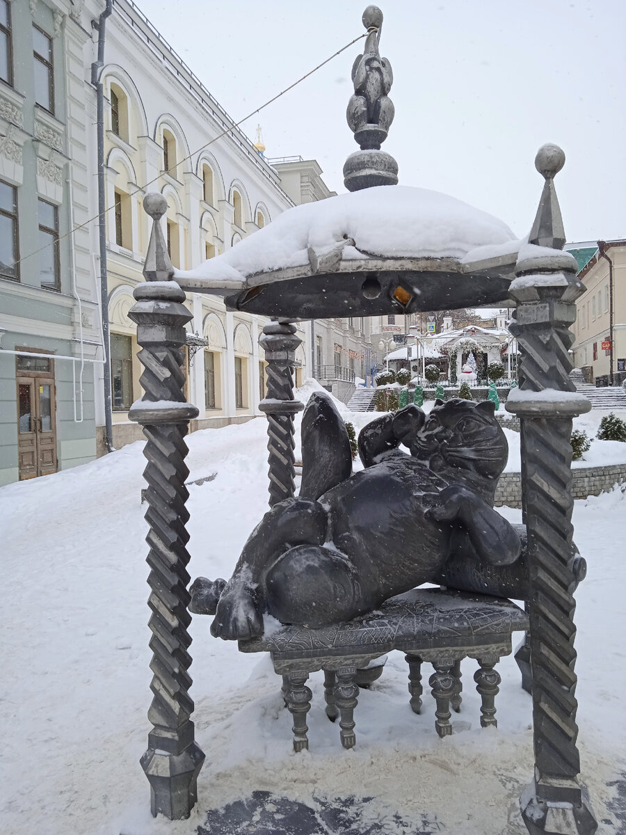 Казанский кот ул баумана 11 12 фото Кот казанский. Откуда произошёл этот "зверь" и почему его любят местные и турист