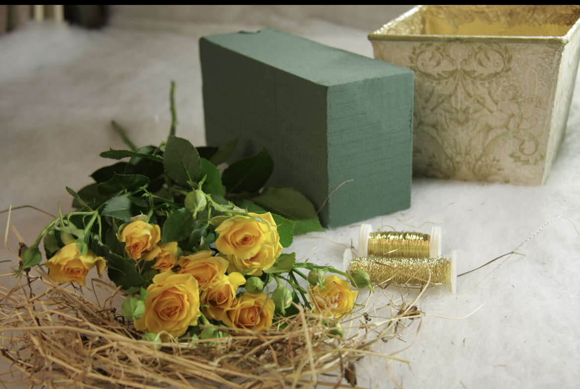 Фото Наталья Кравченкова Работа Ирина Княжева  На фото материал который потребуется для создания композиции.