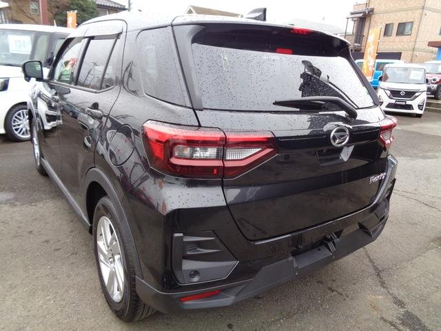 Про паркетники Raize и Rocky: видеоотзыв владельца и насколько ...