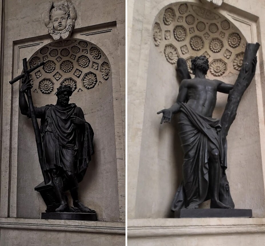 Скульптуры Св.Владимира, крестителя Руси, ск. С.С.Пименов, отливка Екимов, 1807 и Андрея Первозванного, ск. В.И. Демут-Малиновский, отливка Екимов, 1807