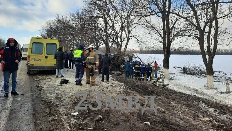     В автоаварии погиб актер из Ставропольского края Андрей Беликов, сообщил в соцсетях его знакомый Андрей Гуров.