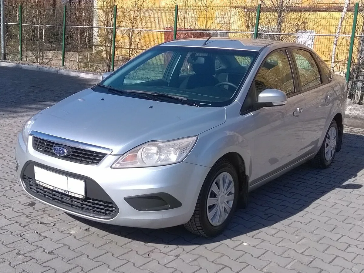 Ford Focus. Источник:https://dvd-auto.ru/shin-2/mashiny-ot-200-do-300-tysyach-inomarki-avtomobili-do-300-000-rublej-bolee-13266-svezhih-obyavlenij-po-prodazhe-avto-stoimostyu-do-300-000-rublej-v-moskve.html