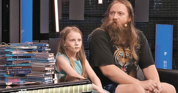    Алиса Теплякова с отцом. Фото: ЯндексКартинки