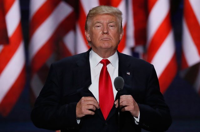   Что за иск подал Дональд Трамп против своего экс-адвоката?