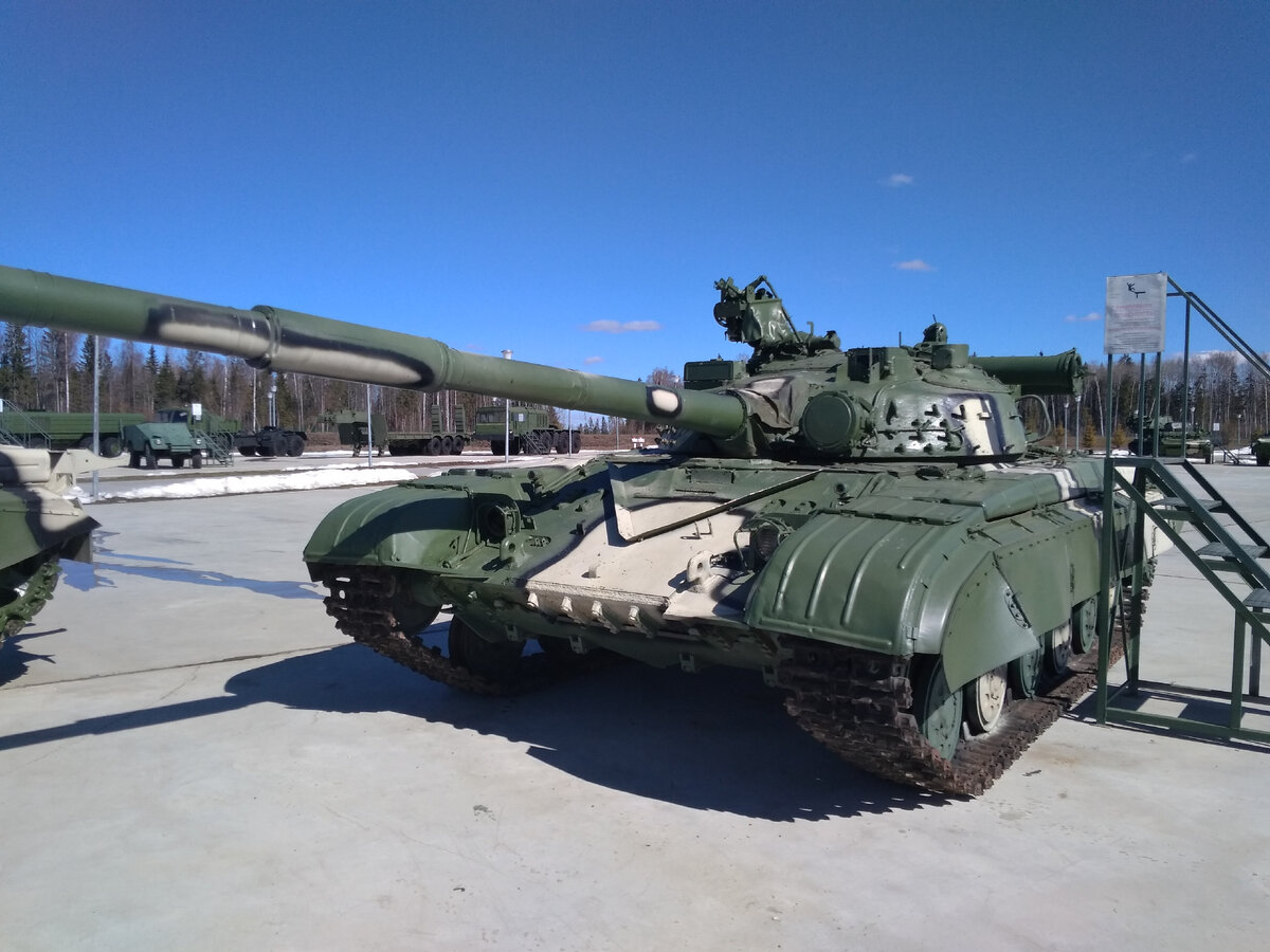 Т-64 в открытой экспозиции бронетехники на Музейной площадке №1