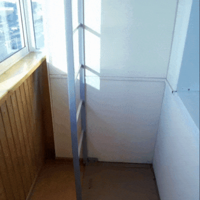 Так выглядит идеальный общедомовой балкон (лоджия) - речь о лестнице и люке.