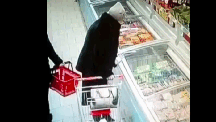 Боитесь оставлять свои вещи в ячейках? В торговом зале они тоже не в безопасности.