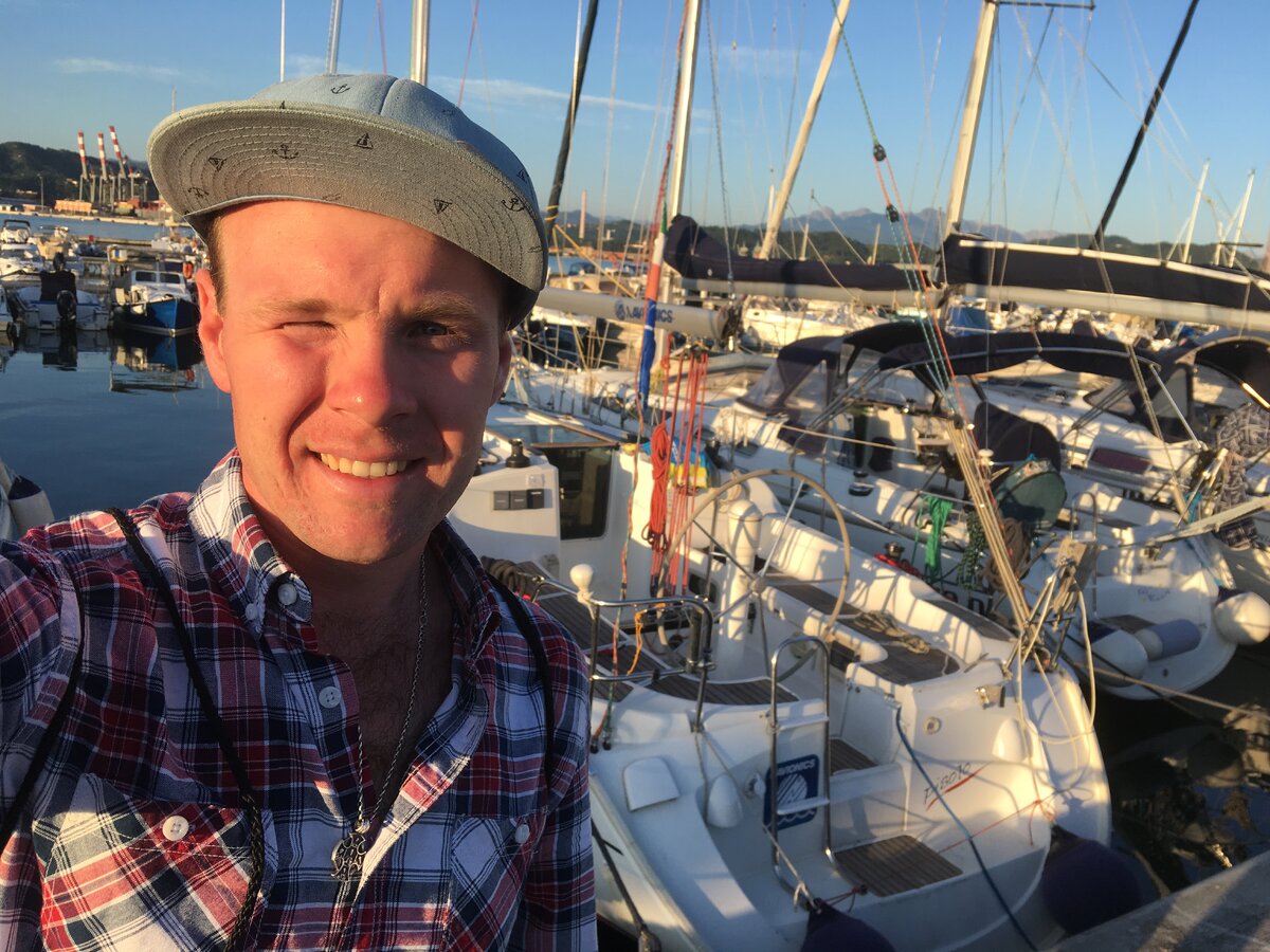 Прибыл.. осталось принять яхту