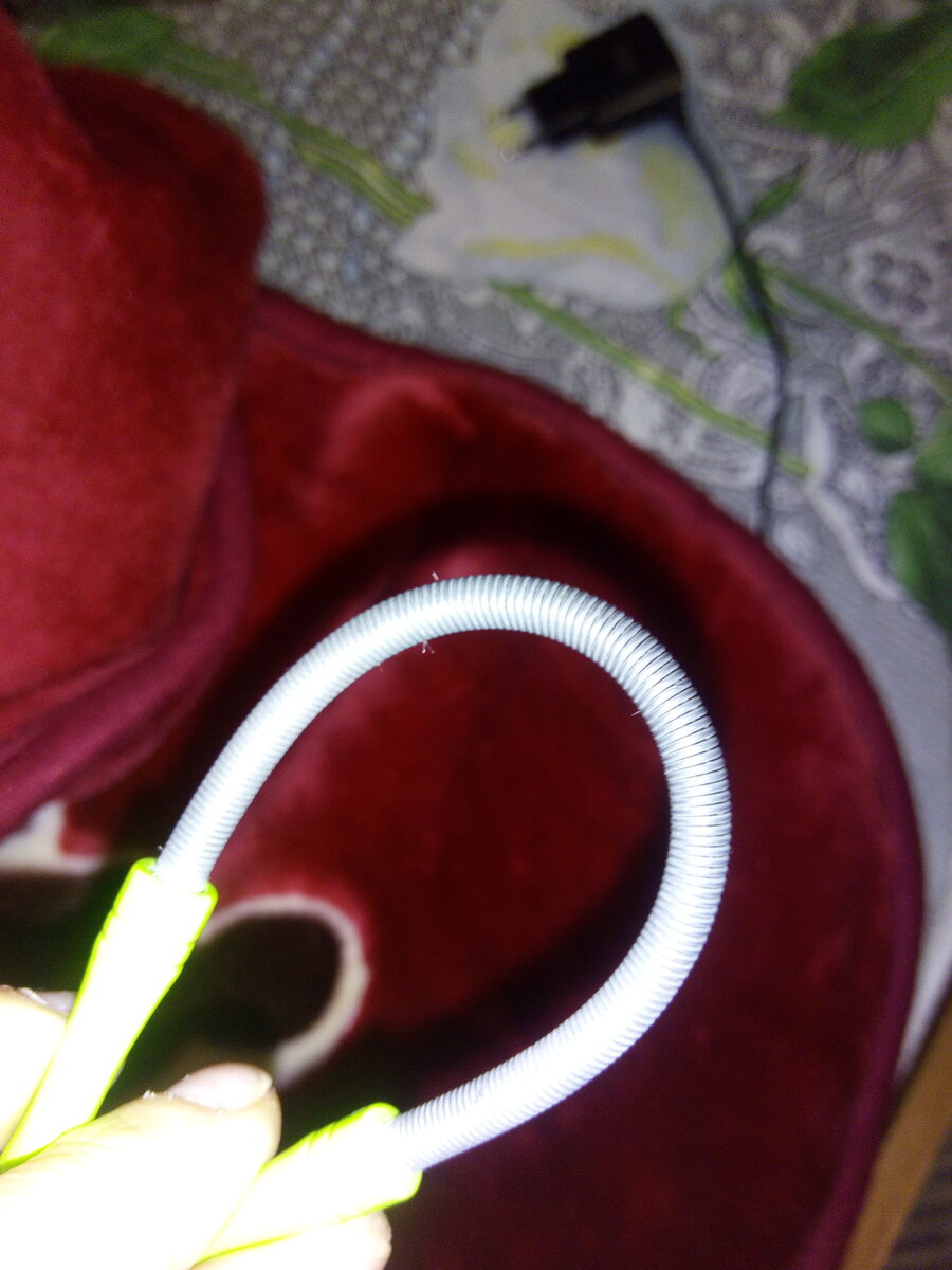 Пружинка для удаления волос усиков на лице