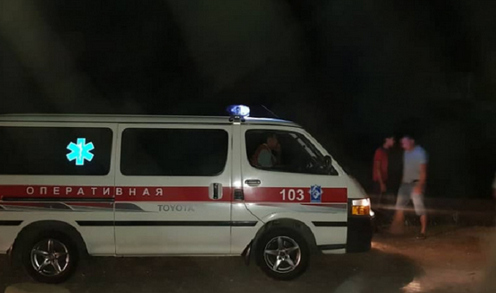  Скорая помощь у дома Атамбаева в ночь на 8 августа. Фото KaktusMedia