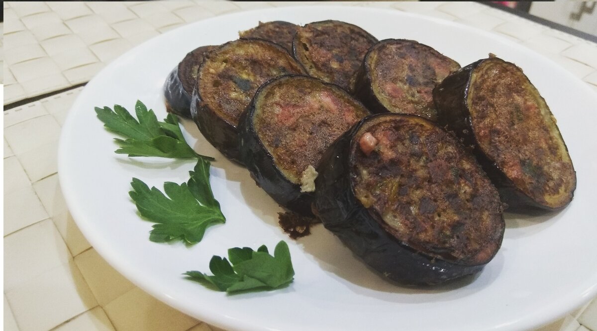Оригинальная идея закуски из баклажанов на праздничный стол, либо просто на завтрак, обед или ужин) 
