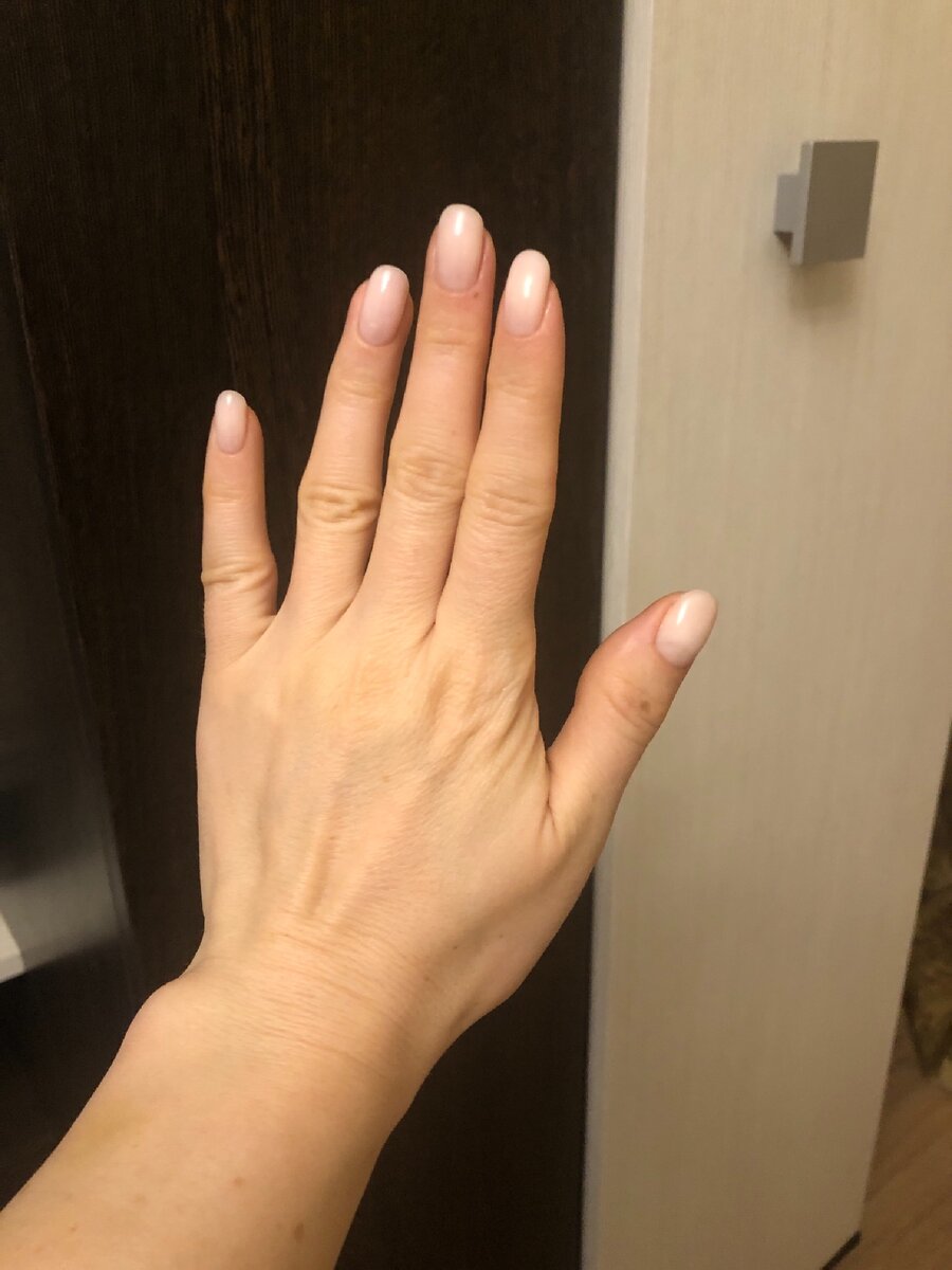 К работе я готова) нам разрешают только нюдовые оттенки и нежно розовые)