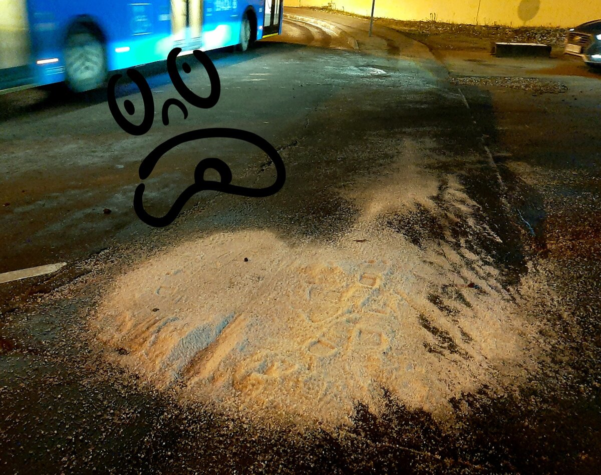 И это не единичная акция и не авария. Это норма обработки дорог реагентом.