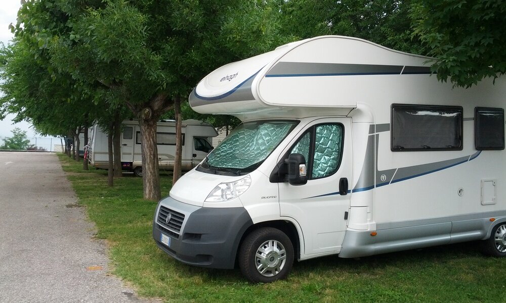 Это мой красавец на Гарде на стоянке