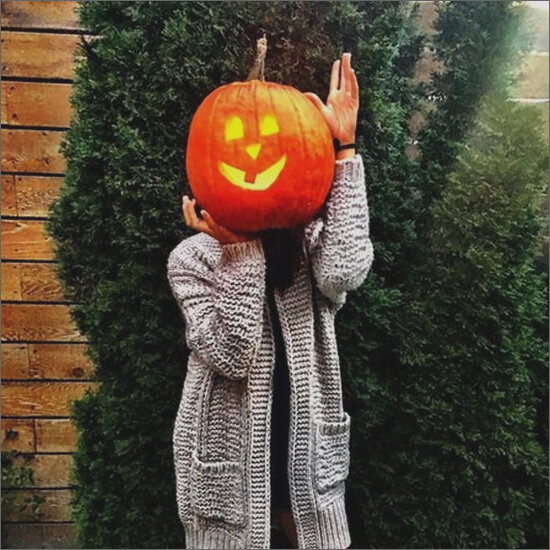 Фотография, которую Меган Маркл опубликовала в инстаграме в 2016 г., поздравляя своих подписчиков с праздником