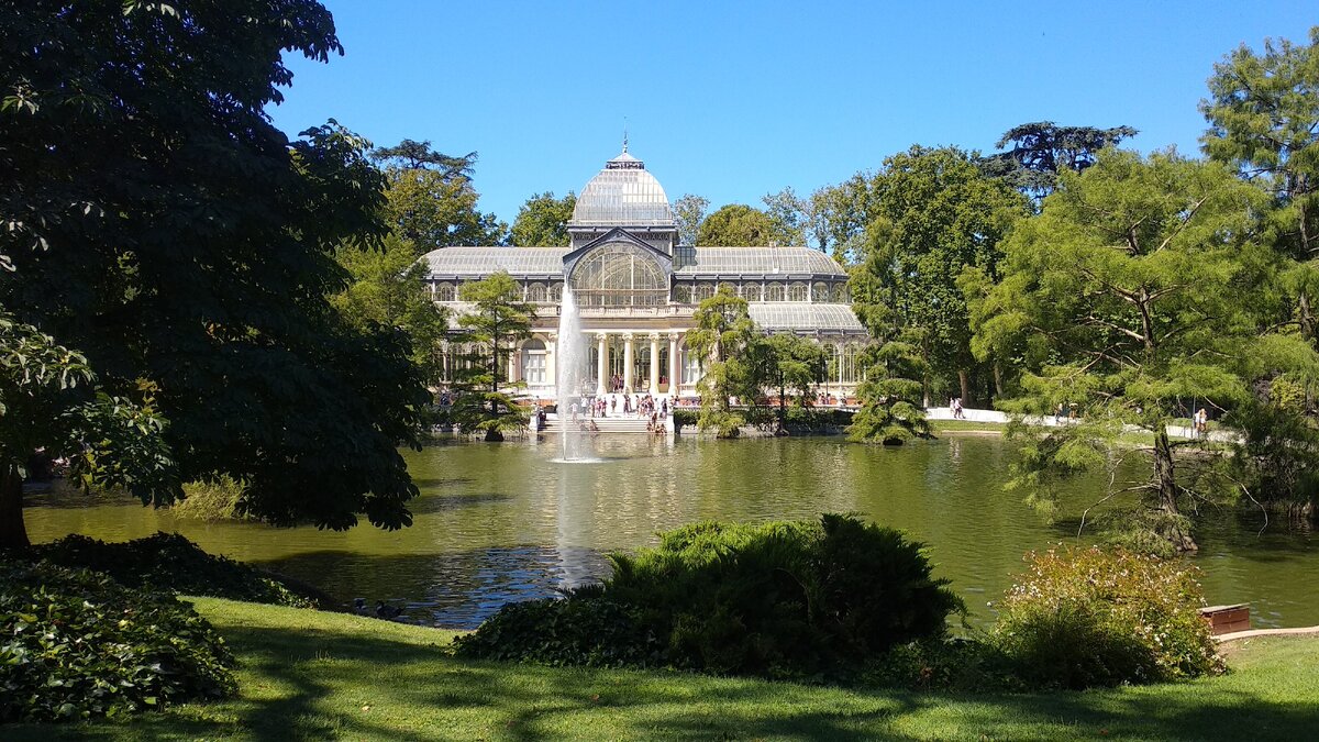 Парк Буэн-Ретиро в центре Мадрида