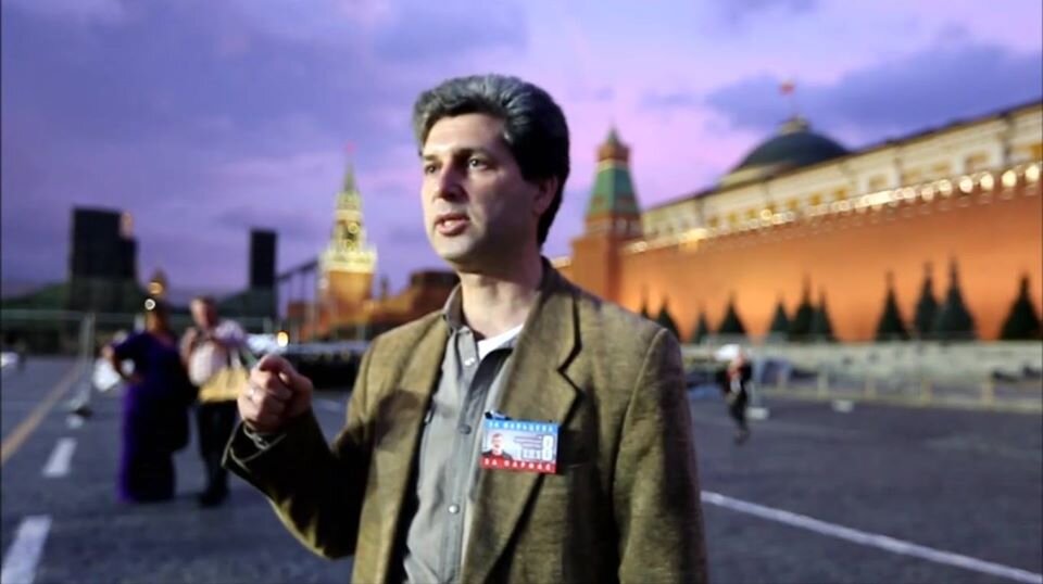 Активист оппозиции  - Марк Гальперин. 