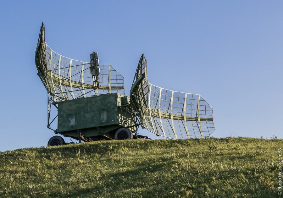  РЛС П-35. Приемо-передающая кабина №1 на лафете КС-19. Объект частично разукомплектован. 