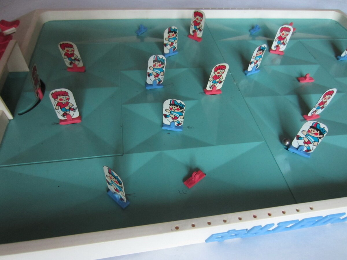 Вот такой был у меня. Еле нашёл фото, аж олдскулы свело :-)