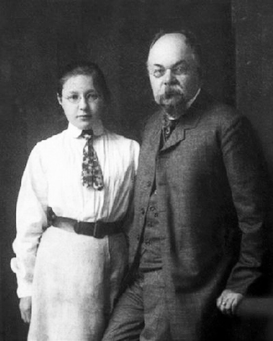 Иван Владимирович Цветаев с дочерью Мариной, 1906 год | Музей М. Цветаевой