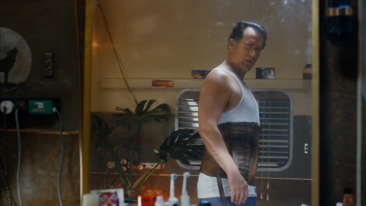 А кто сказал, что корсет только для женщин?
 