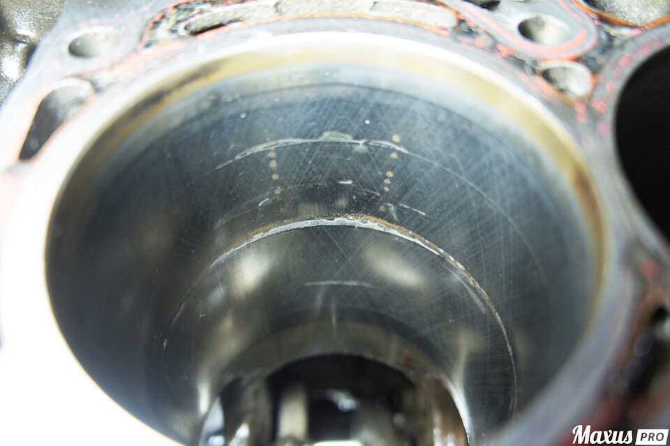 Повреждение блока цилиндров