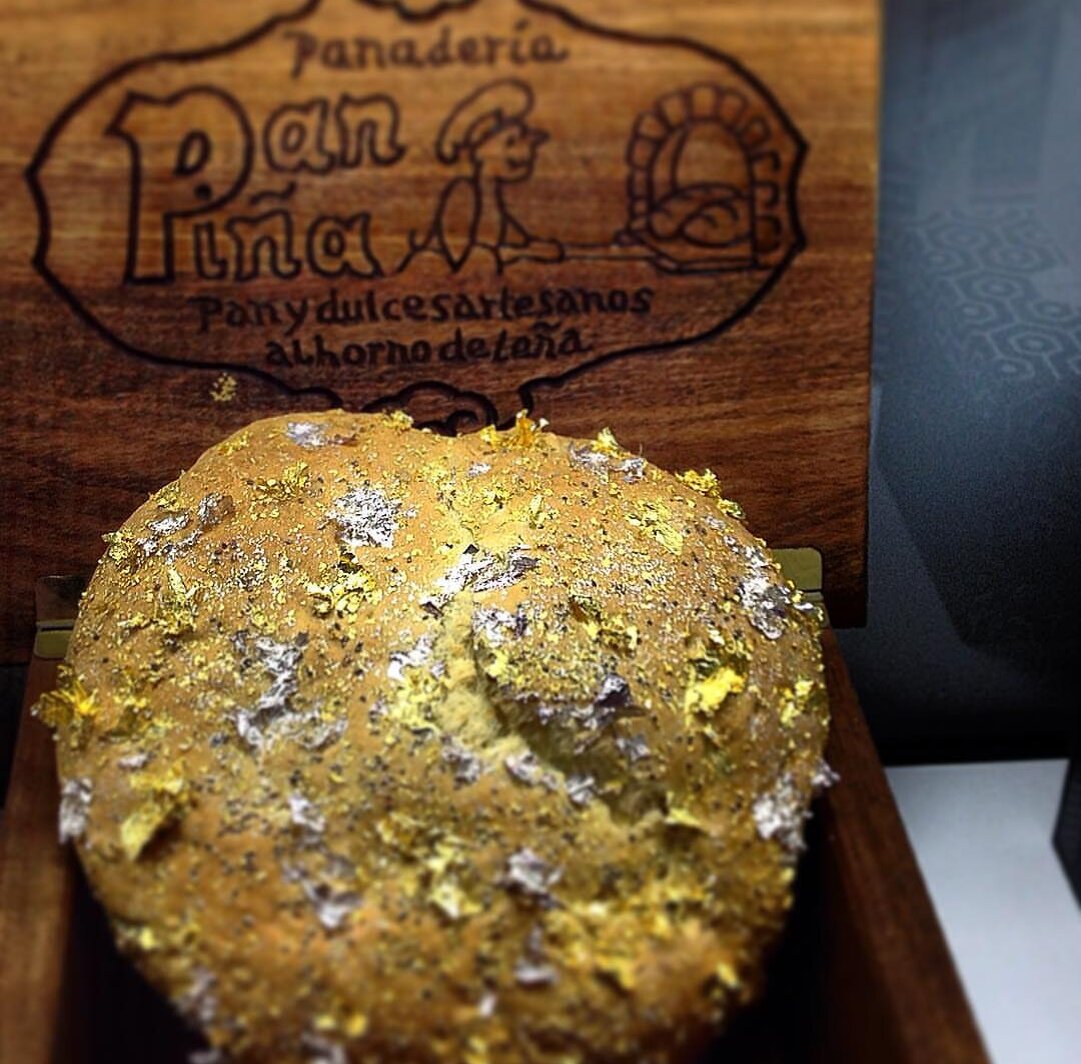 Хлеб за 192 евро. Как говорит производитель - золото вкус не портит. 