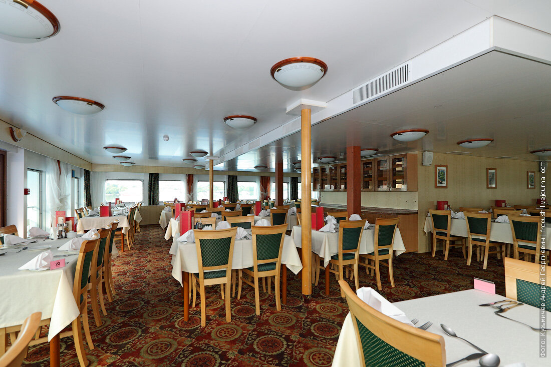 Кронштадт теплоход ресторан. Теплоход кронштадт навигация 2024. Кронштадт теплоход ресторан. Теплоход кронштадт. Однопалубный теплоход.