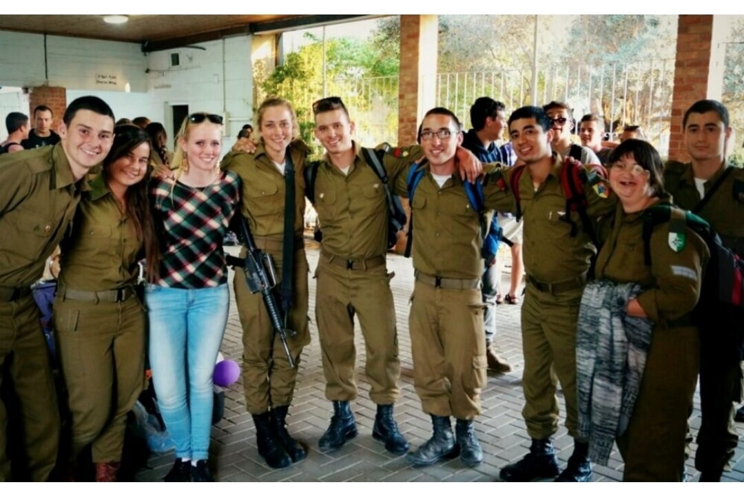 солдат цахал. цахал мицнефет. срочная служба в израиле. солдатки израиля батальон цахал. батальон каракаль.