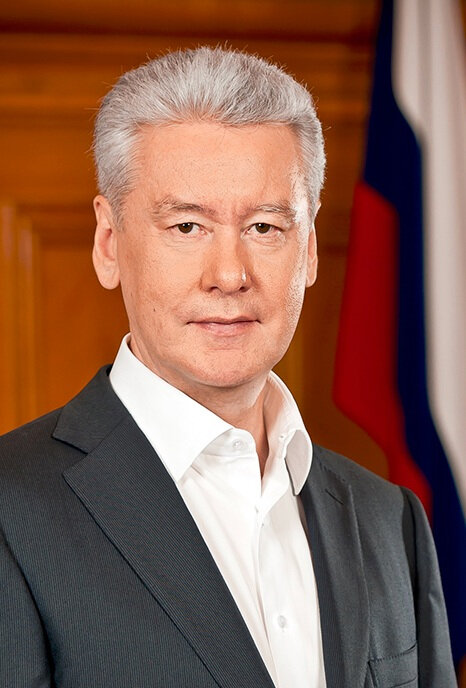 Источник: https://www.mos.ru/upload/newsfeed/photobank/Sobyanin_Sergey_Semenovich_1000x1494_5094(3).jpg