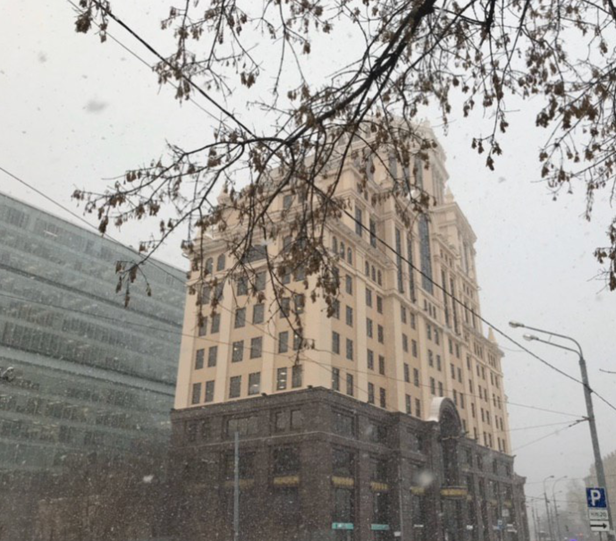 Домашний карантин под страхом штрафов и массовые сокращения сделали своё дело.