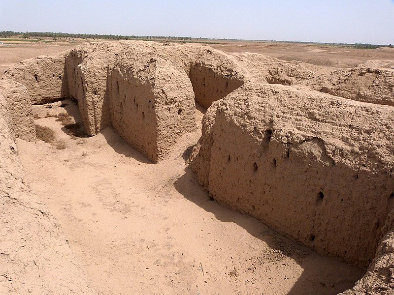 Фото: руины Киша. Снимок из открытого источника