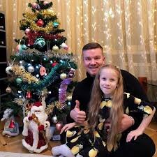 Крестный и крестница, кум в гостях на вечерю фото из интернета