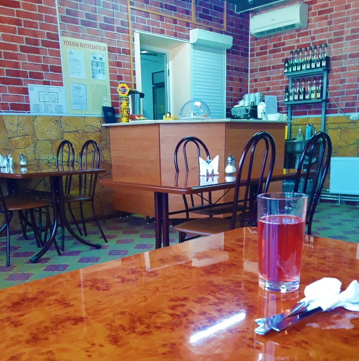«Вкусное» место по дороге в Крым, поели в кафе «Перекресток» армянские вареники, заплатили за обед 679 руб.