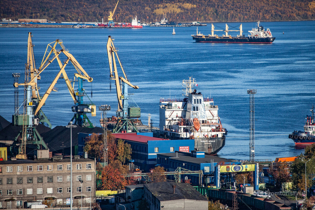 Работа в море боцманом владивосток. Портовый рабочий. Портовый рабочий США. Портовый рабочий д. Английский портовый рабочий.